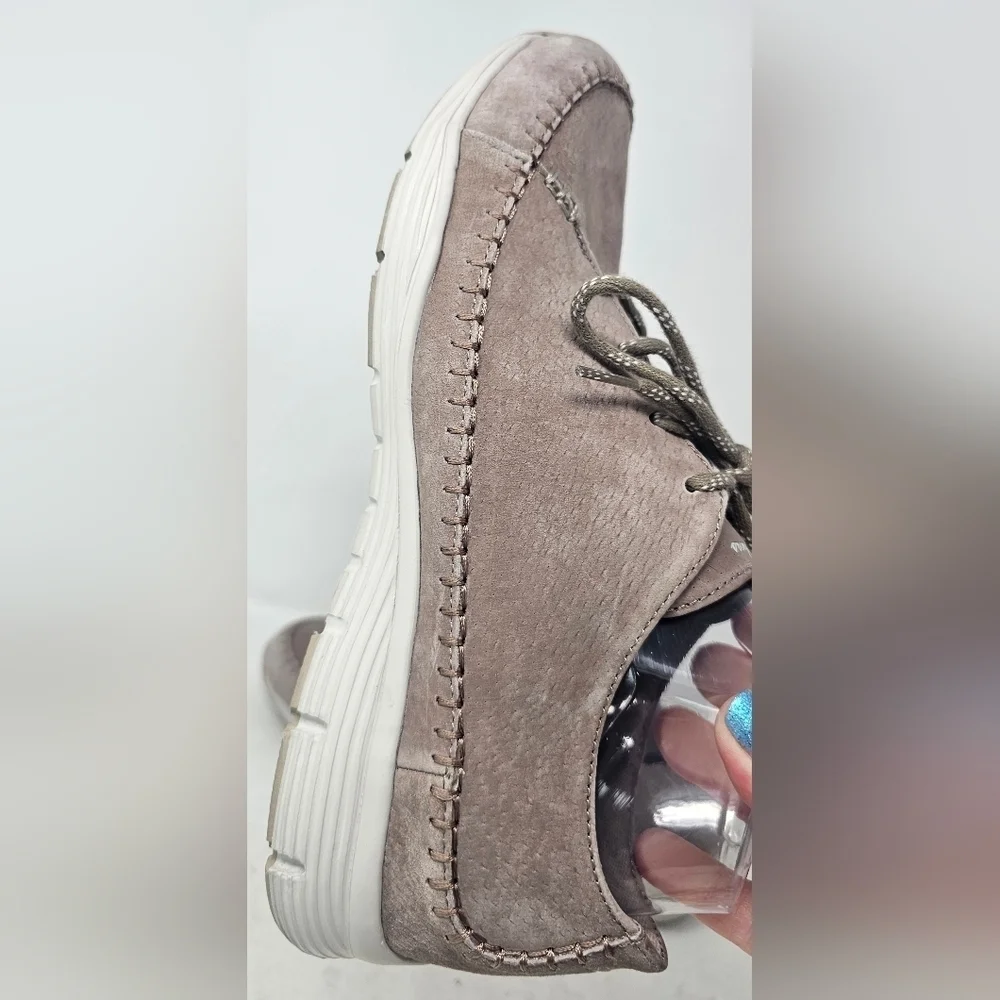 Skechers Women's Seager Prospect  Whipstitched Leather Memory Foam Sneaker Sz 10